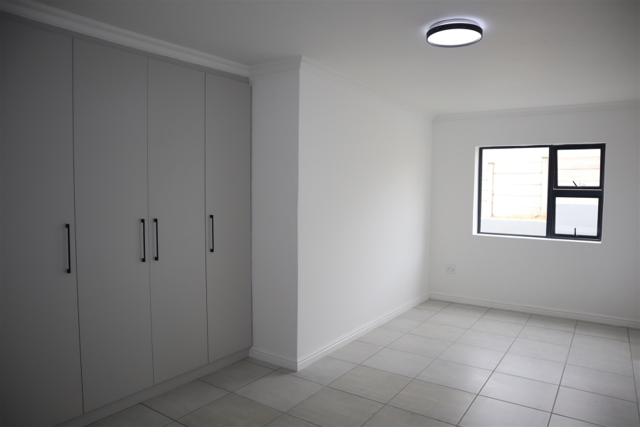 5 Bedroom Property for Sale in Wavecrest Eastern Cape